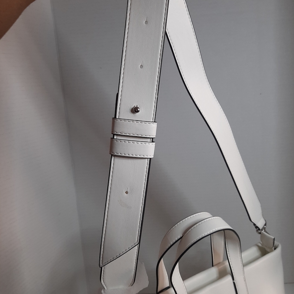 DKNY white zip top tote NWT - Picture 11 of 11